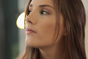 老女人擦她那毛茸茸的老阴户